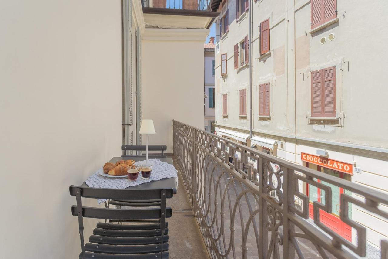 Independence Apartment With Balcony By Rent All Como Exterior foto