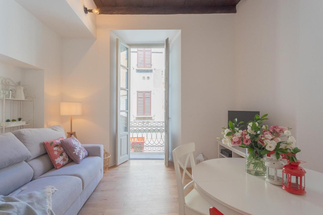Independence Apartment With Balcony By Rent All Como Exterior foto